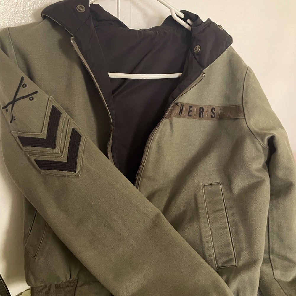 Stussy Brand XS reversible bomber jacket.